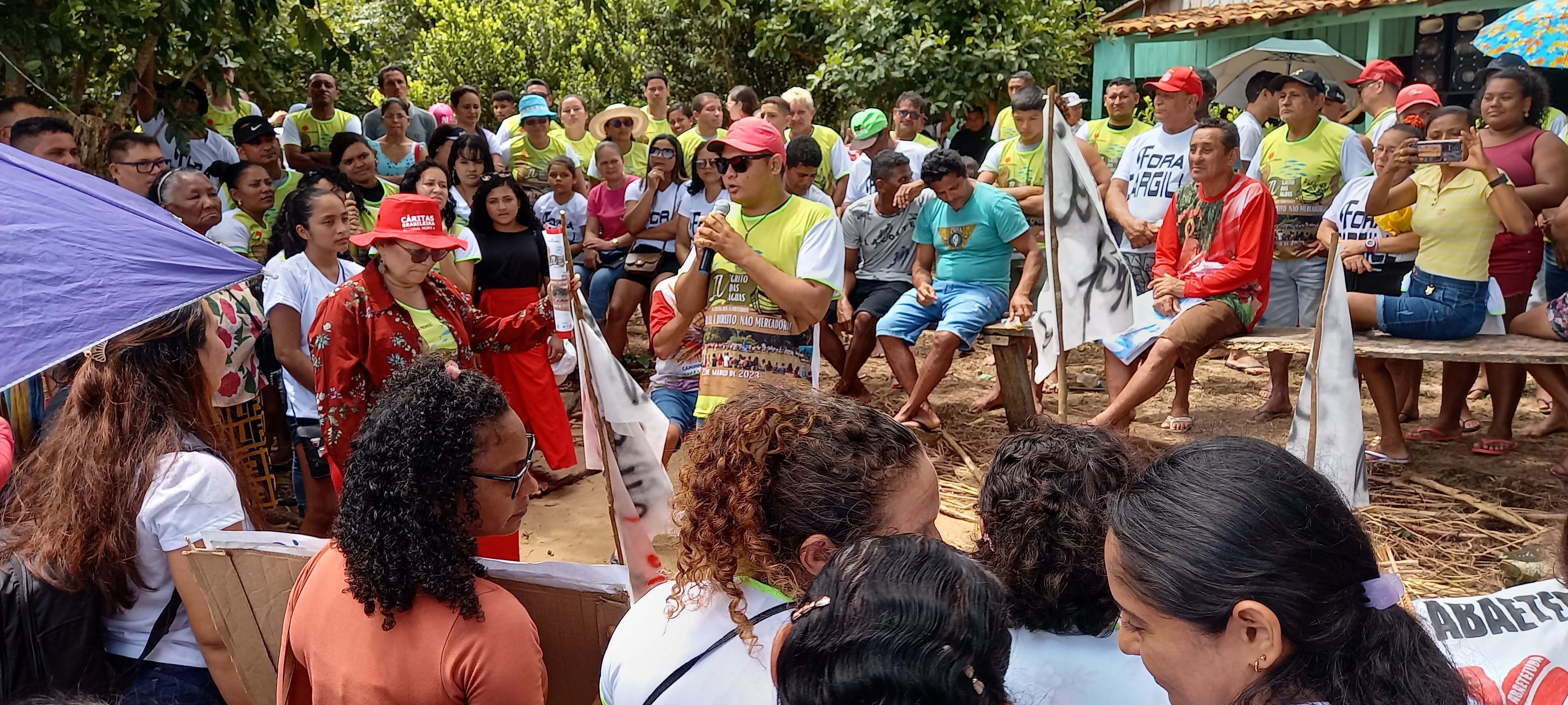 Andrei Leal, estudante e pescador, aponta o dia a dia dos ribeirinhos que está ameaçado.